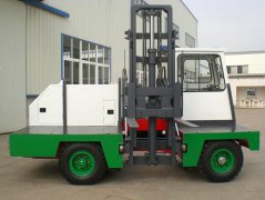 2噸電動(dòng)側(cè)面叉車(chē)